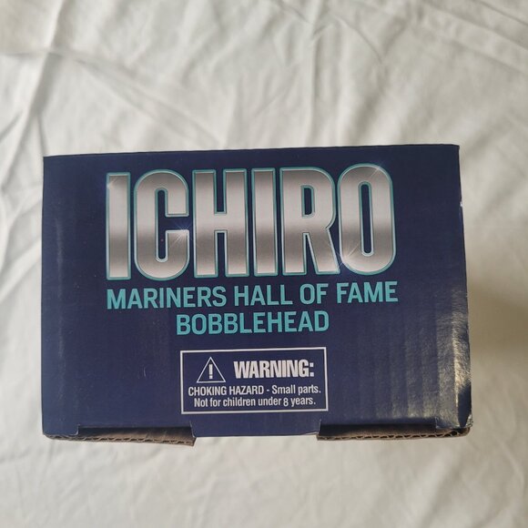 Ichiro Seattle Mariners Hall of Fame Bobblehead 8/28/22 NEW IN BOX - Picture 6 of 6